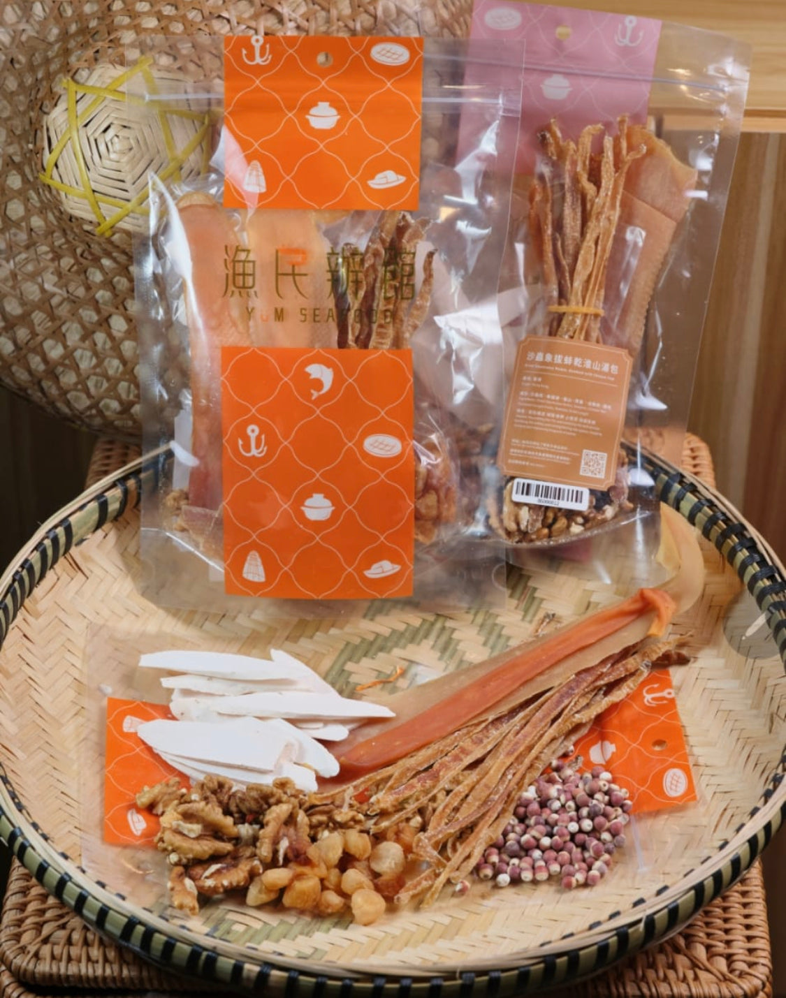 沙蟲象拔蚌乾淮山湯包